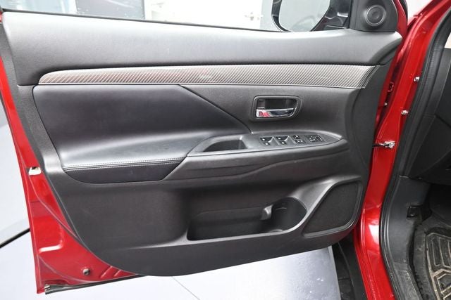 2020 Mitsubishi Outlander SE