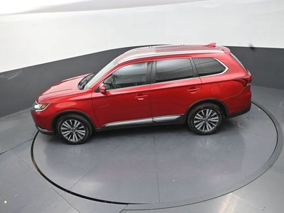 2020 Mitsubishi Outlander SE