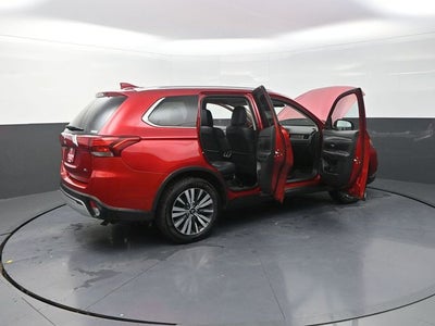 2020 Mitsubishi Outlander SE