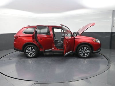 2020 Mitsubishi Outlander SE