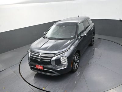 2025 Mitsubishi Outlander SE