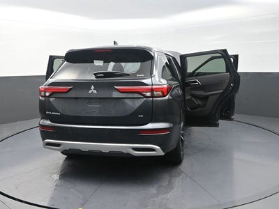 2024 Mitsubishi Outlander SE Black Edition