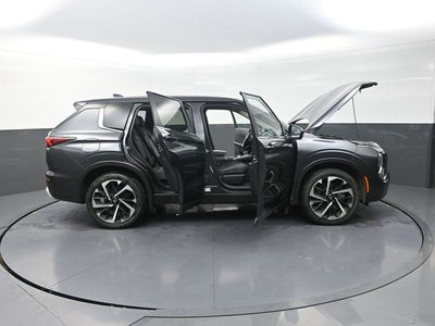 2024 Mitsubishi Outlander SE Black Edition
