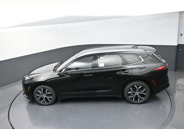 2025 Toyota Crown Signia XLE