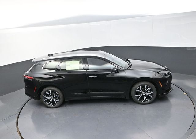 2025 Toyota Crown Signia XLE