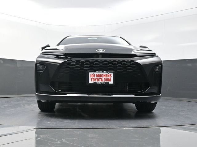 2025 Toyota Crown Signia XLE