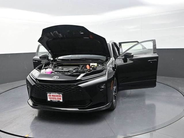 2025 Toyota Crown Signia XLE