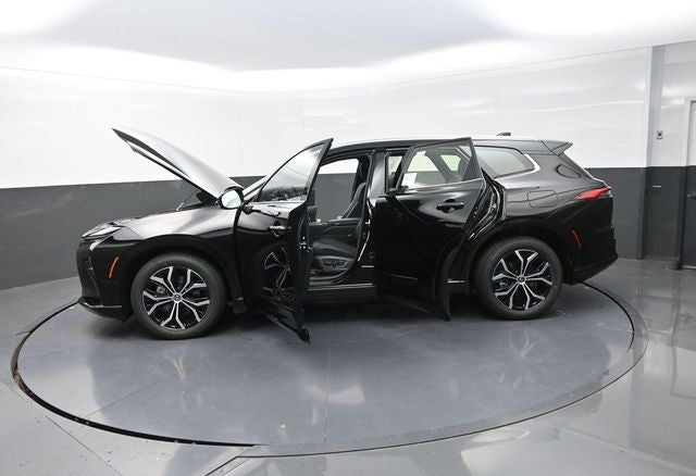 2025 Toyota Crown Signia XLE