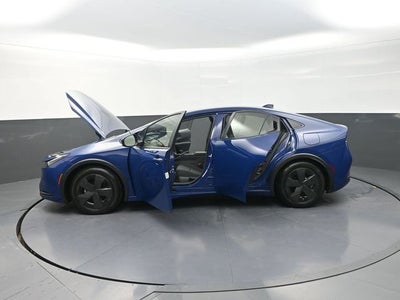 2025 Toyota Prius LE
