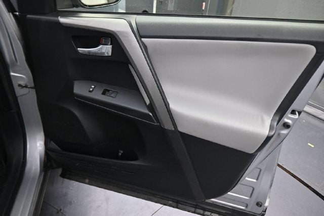 2017 Toyota RAV4 Hybrid XLE