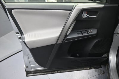 2017 Toyota RAV4 Hybrid XLE