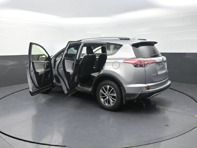 2017 Toyota RAV4 Hybrid XLE