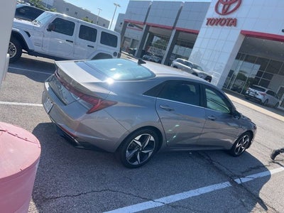 2022 Hyundai Elantra Limited