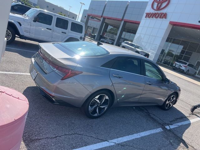 2022 Hyundai Elantra Limited