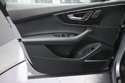 2022 Audi Q7 45 Premium Plus quattro