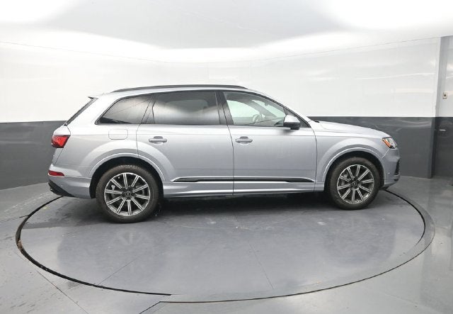 2022 Audi Q7 45 Premium Plus quattro