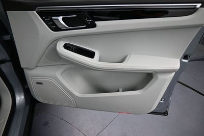 2019 Porsche Macan Base