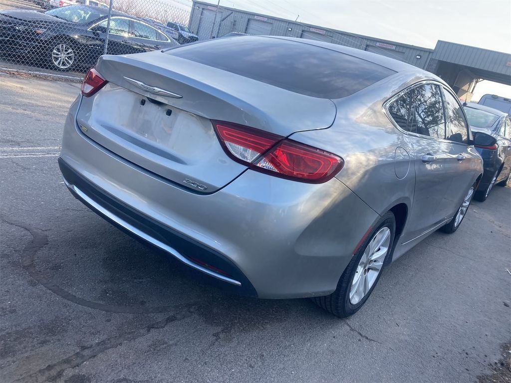 2016 Chrysler 200 Limited