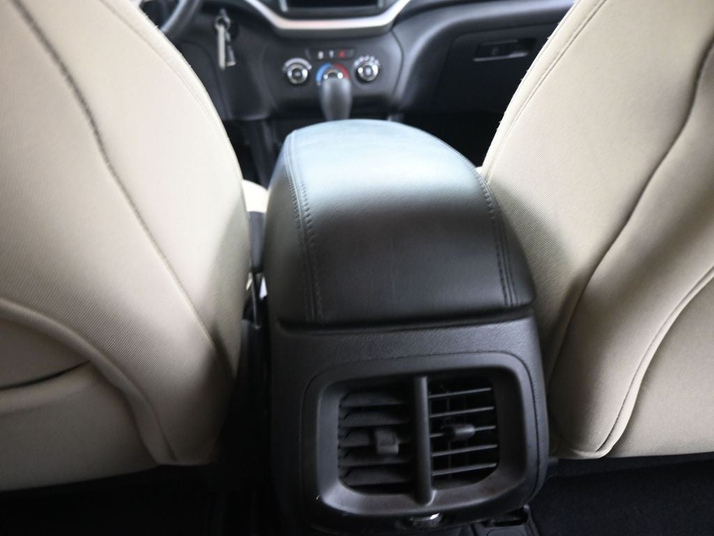 2017 Jeep Cherokee Sport