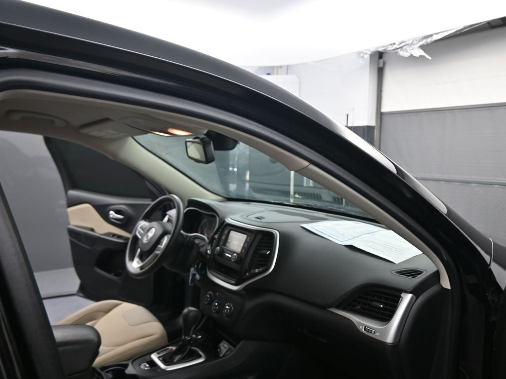 2017 Jeep Cherokee Sport