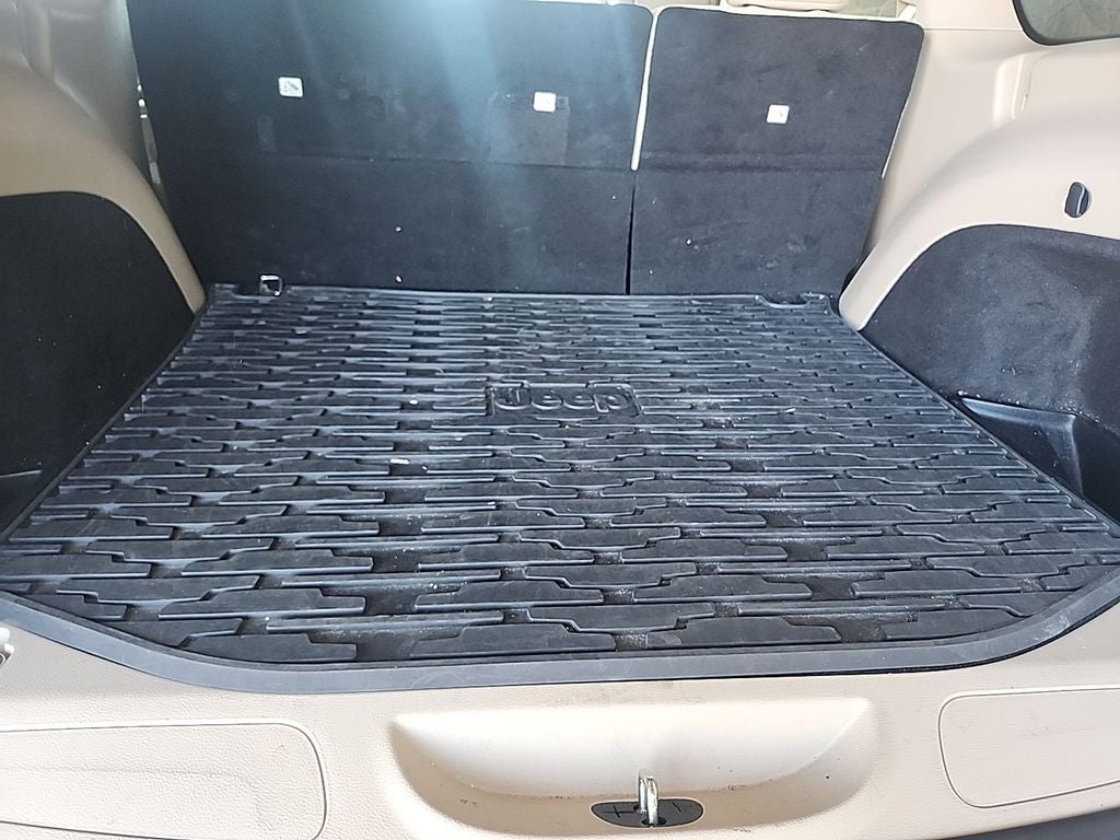 2019 Jeep Grand Cherokee Laredo E