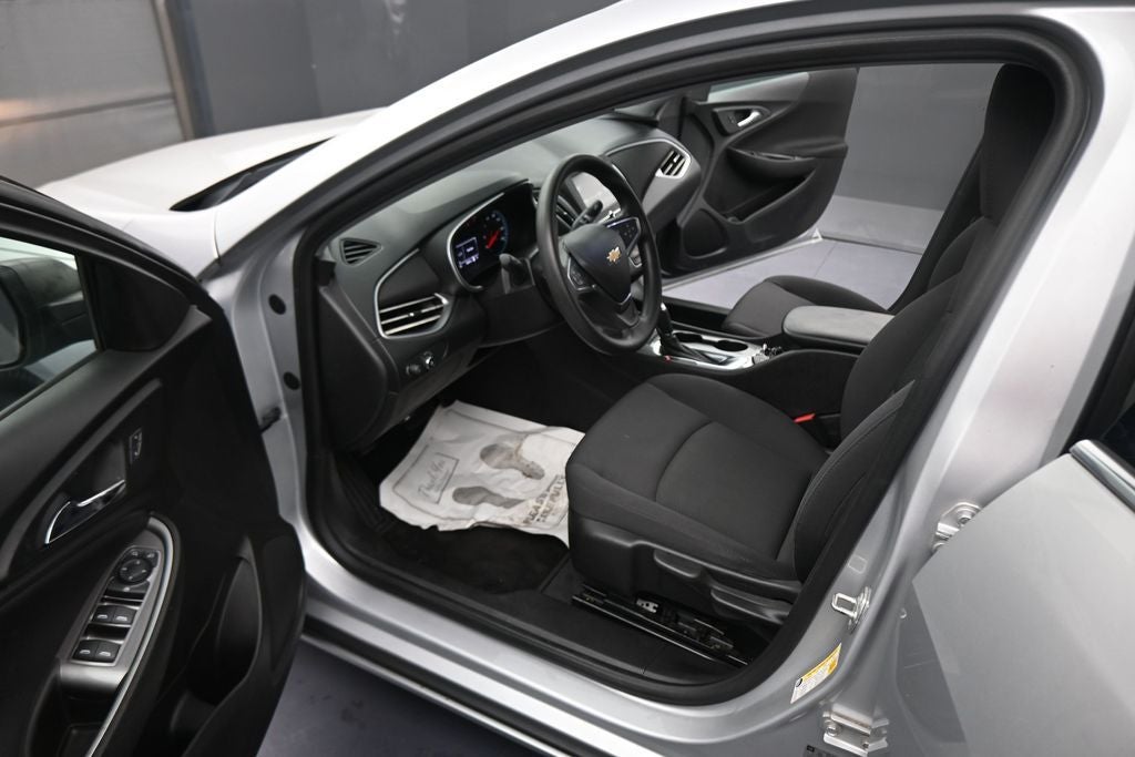 2017 Chevrolet Malibu LS 1FL