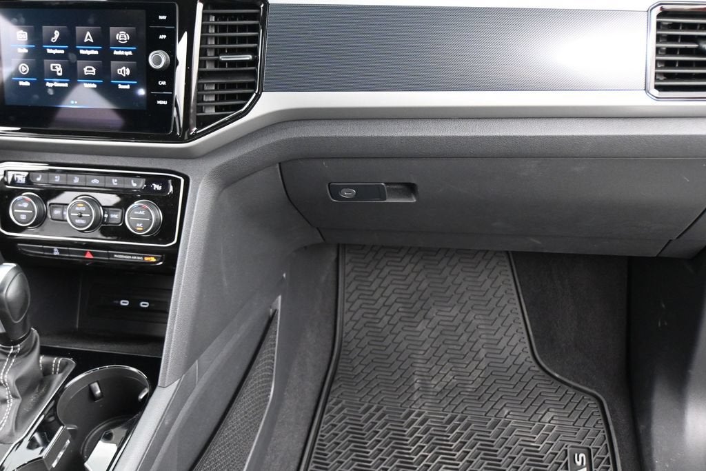 2023 Volkswagen Atlas Cross Sport 3.6L V6 SEL Premium R-Line