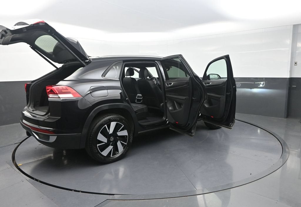 2026 Volkswagen Atlas Cross Sport SE w/Technology