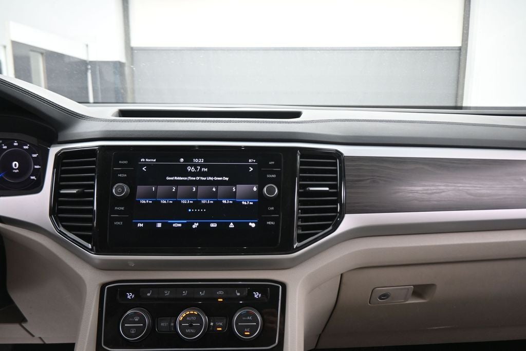 2022 Volkswagen Atlas 3.6L V6 SE w/Technology