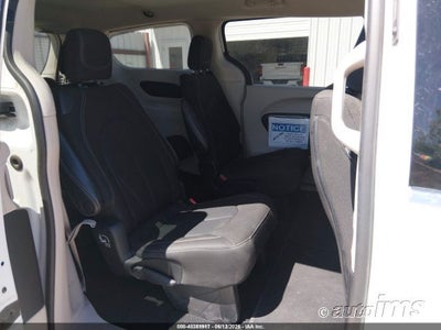2022 Chrysler Voyager LX