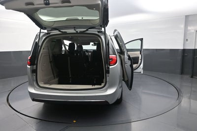 2024 Chrysler Pacifica Hybrid Select