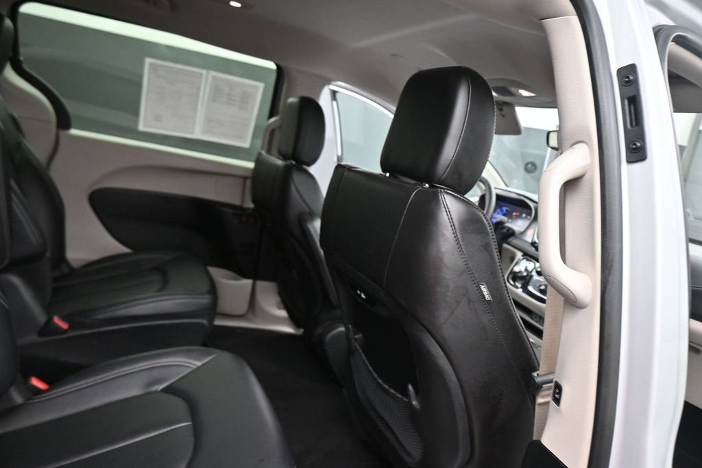 2024 Chrysler Pacifica Hybrid Select