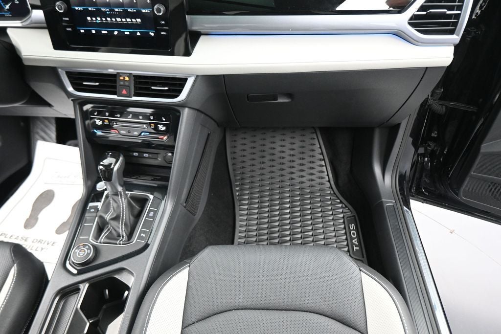 2025 Volkswagen Taos 1.5T SEL