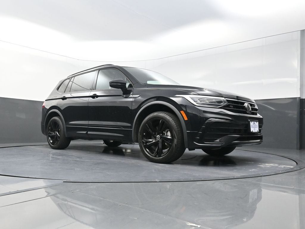 2024 Volkswagen Tiguan 2.0T SE R-Line Black
