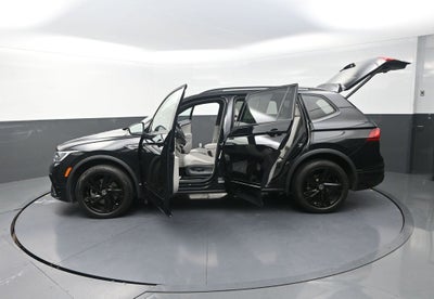 2024 Volkswagen Tiguan 2.0T SE R-Line Black