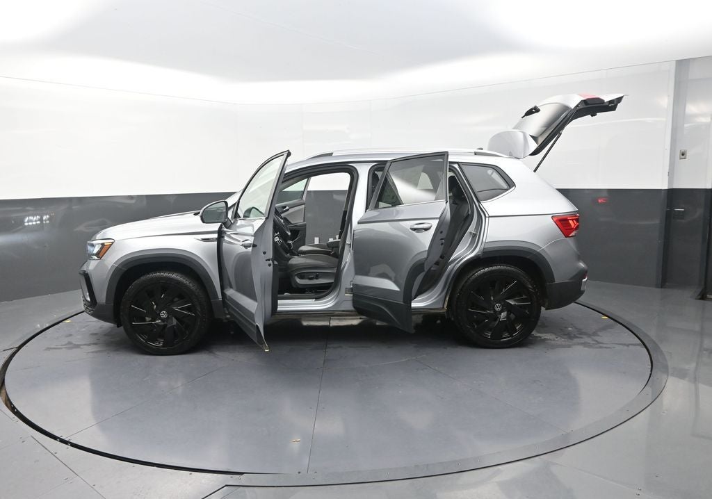 2024 Volkswagen Taos 1.5T SE