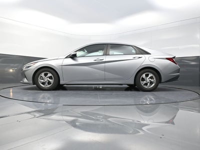 2021 Hyundai Elantra SE