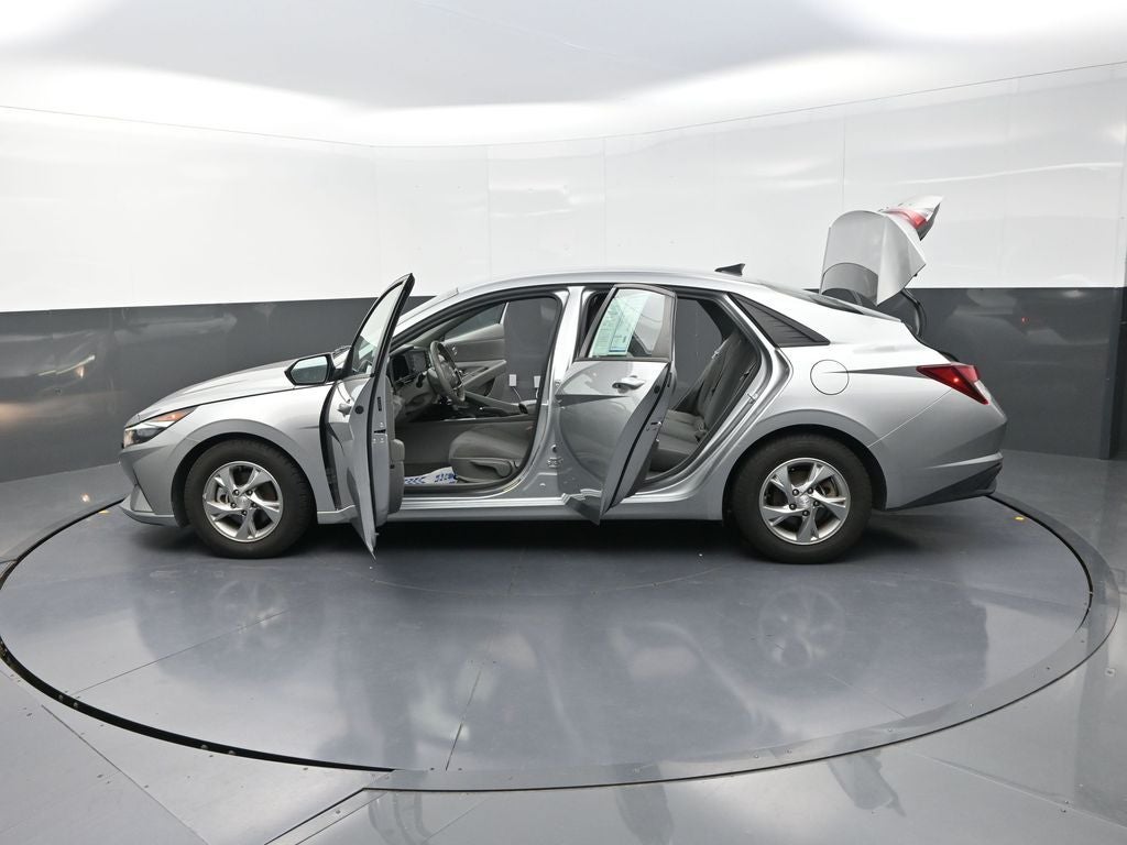 2021 Hyundai Elantra SE