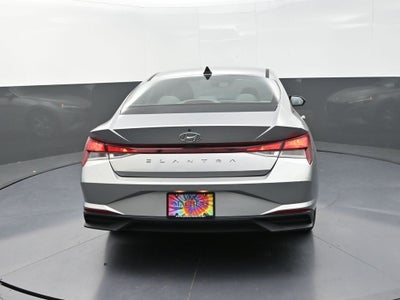 2021 Hyundai Elantra SE