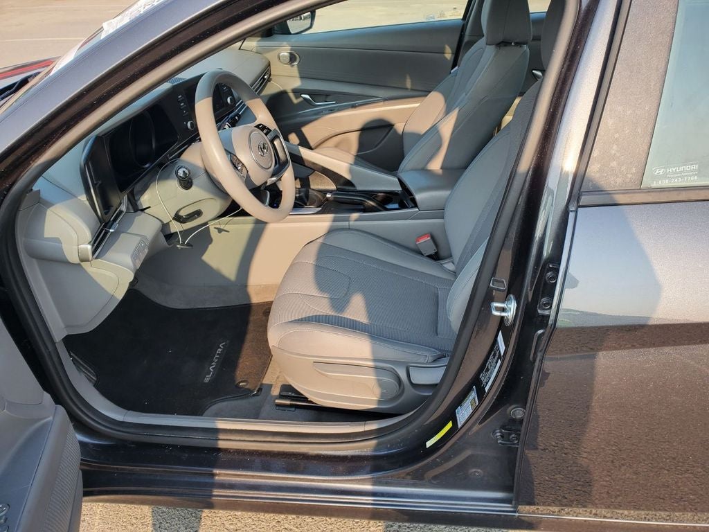 2021 Hyundai Elantra SE