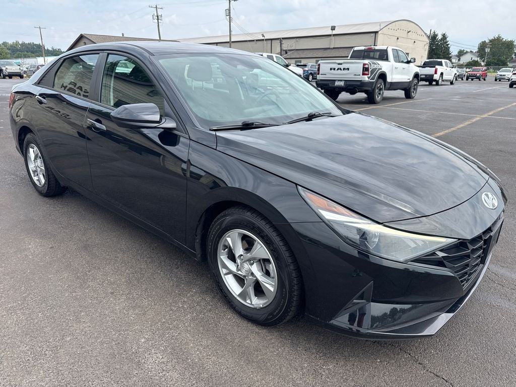 2023 Hyundai Elantra SE