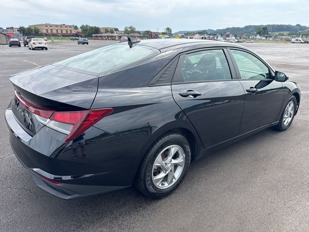2023 Hyundai Elantra SE