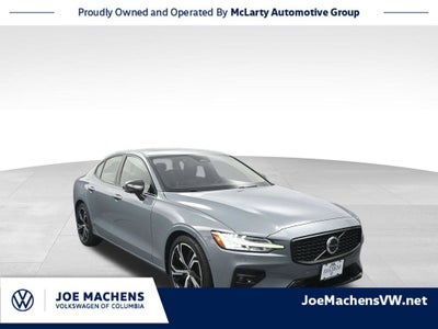 2024 Volvo S60 B5 Plus Dark Theme