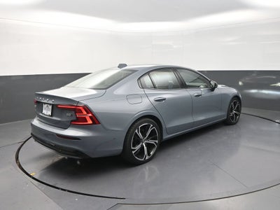 2024 Volvo S60 B5 Plus Dark Theme