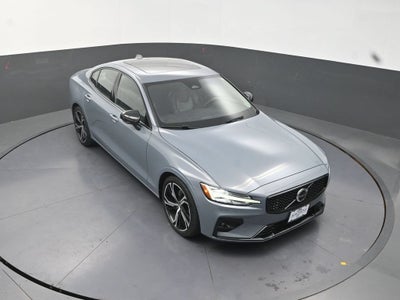 2024 Volvo S60 B5 Plus Dark Theme