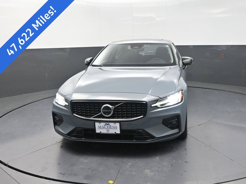 2024 Volvo S60 B5 Plus Dark Theme