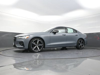 2024 Volvo S60 B5 Plus Dark Theme