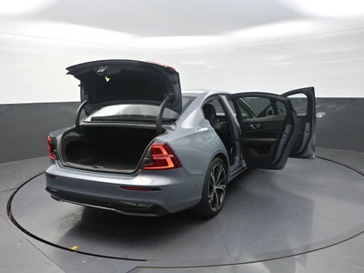 2024 Volvo S60 B5 Plus Dark Theme
