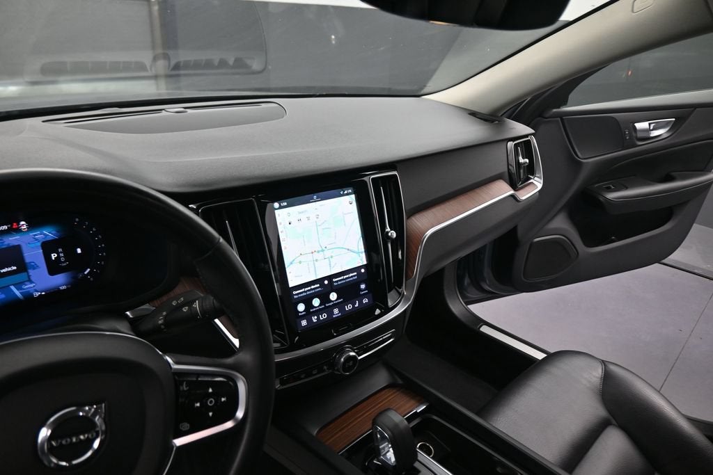 2024 Volvo S60 B5 Plus Dark Theme