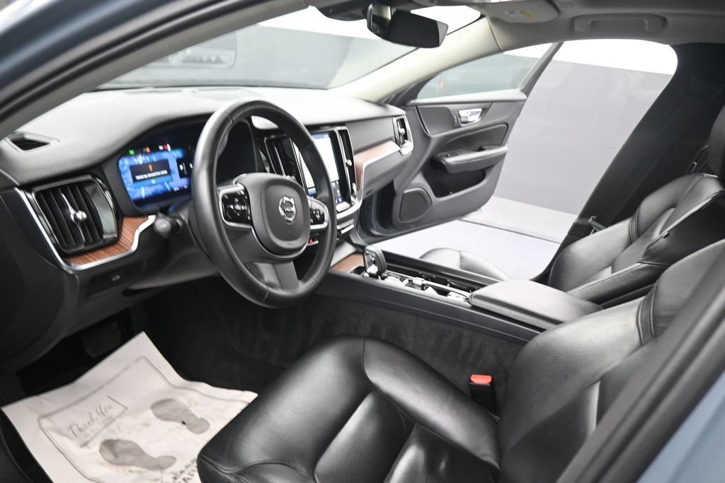 2024 Volvo S60 B5 Plus Dark Theme